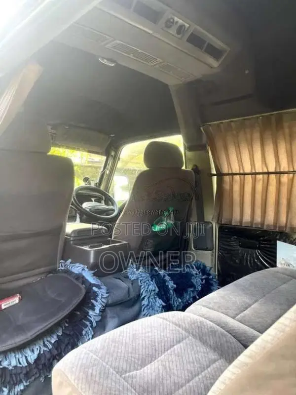 Nissan Caravan 1997 Van (Used)