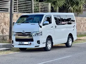 Toyota KDH 201 Super GL 2012 Van (Used)