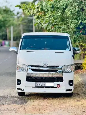 Toyota KDH 201 Super GL 2012 Van (Used)