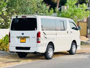 Toyota KDH 201 Super GL 2012 Van (Used)