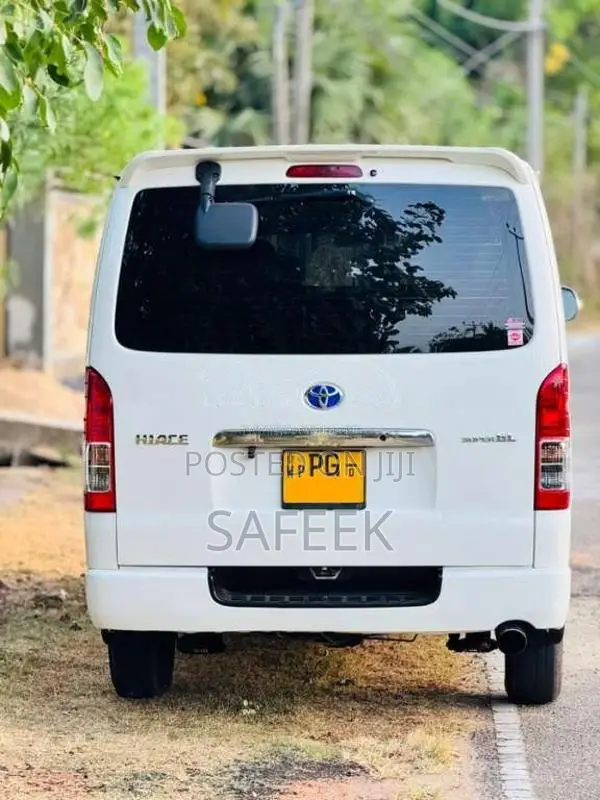 Toyota KDH 201 Super GL 2012 Van (Used)