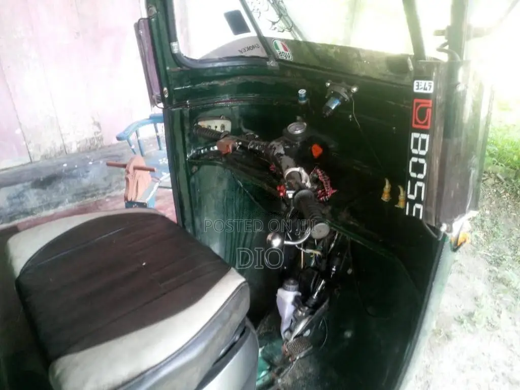 Bajaj 2 Stroke 1995 Three Wheel (Used)