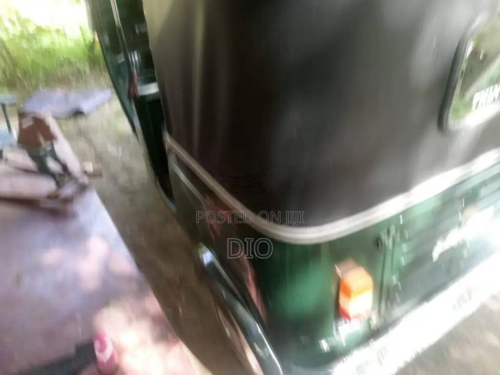Bajaj 2 Stroke 1995 Three Wheel (Used)
