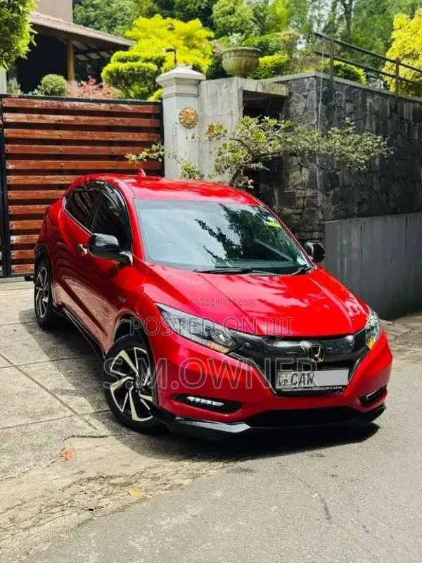 Honda Vezel Rs 2017 SUV (Used)