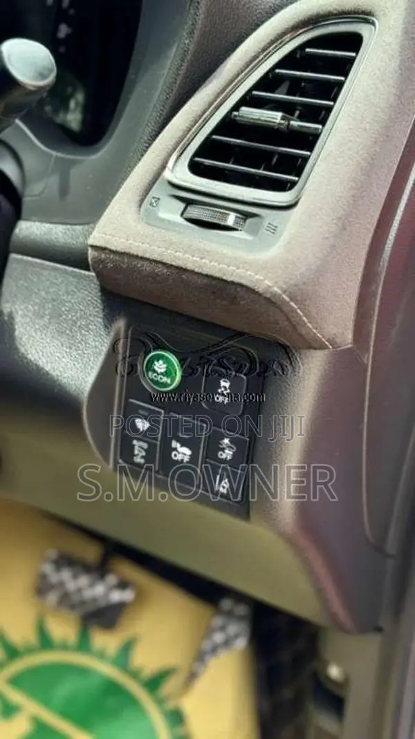 Honda Vezel Rs 2017 SUV (Used)