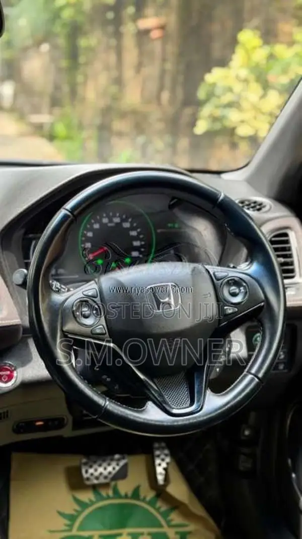 Honda Vezel Rs 2017 SUV (Used)