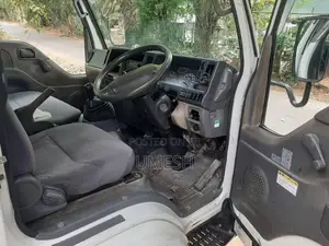 Isuzu ELF 1981 Lorry (Used)