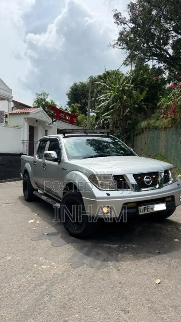 Nissan Navara 2012 Pickup (Used)