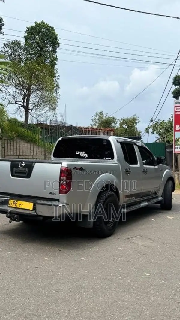 Nissan Navara 2012 Pickup (Used)