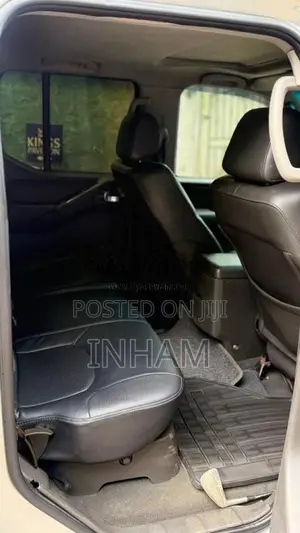 Nissan Navara 2012 Pickup (Used)