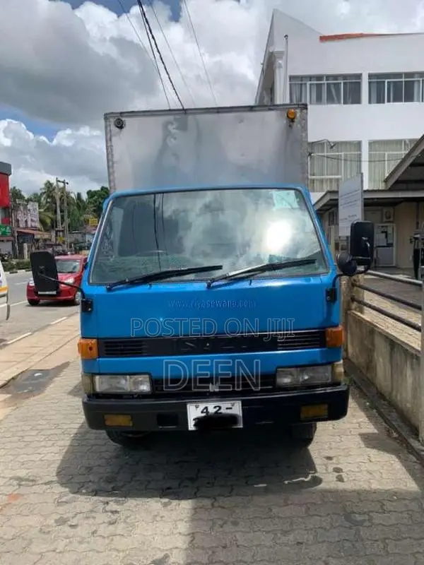 Isuzu ELF 1984 Lorry (Used)