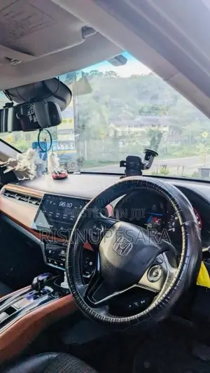 Honda Vezel 2015 SUV (Used)