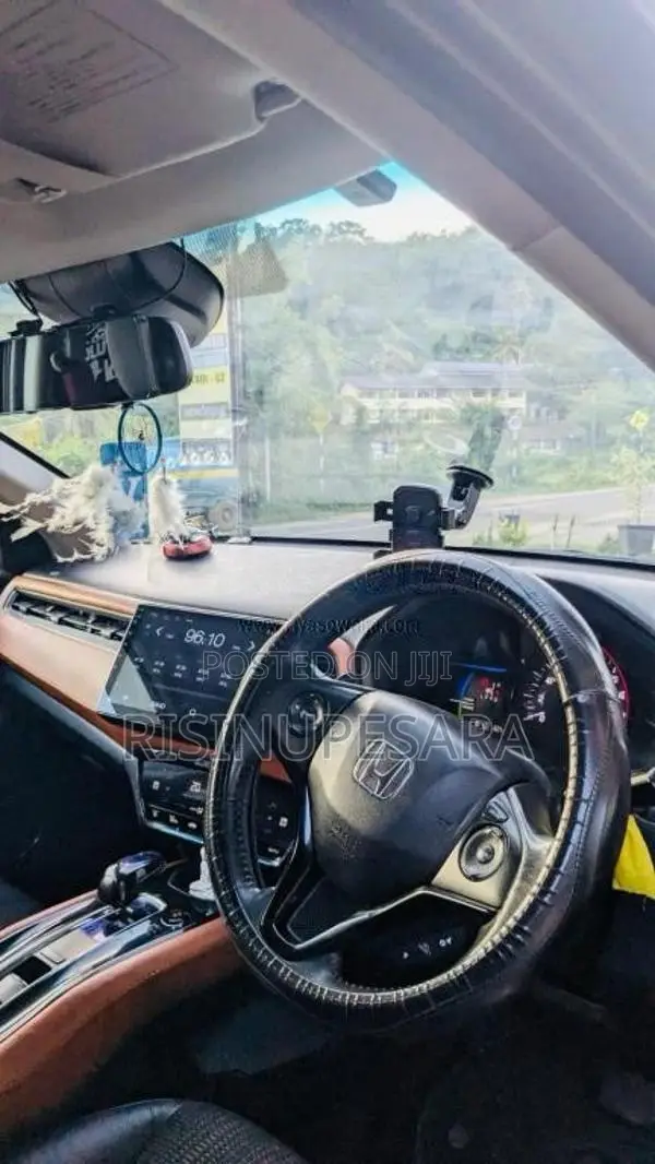Honda Vezel 2015 SUV (Used)