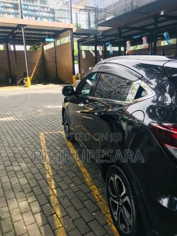 Honda Vezel 2015 SUV (Used)
