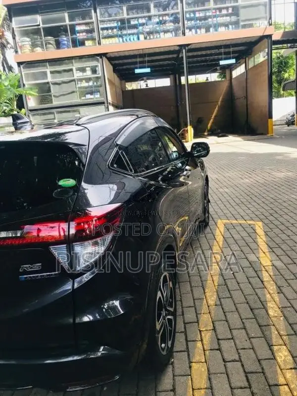 Honda Vezel 2015 SUV (Used)