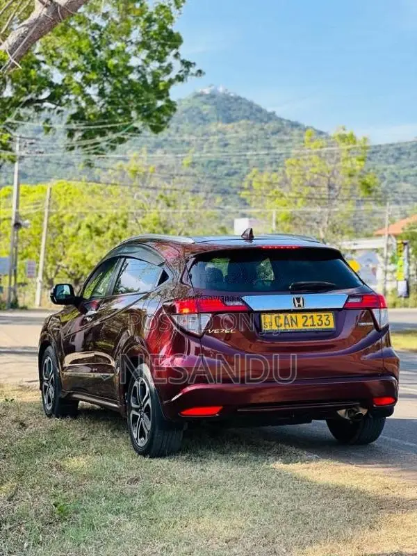 Honda Vezel 2014 SUV (Used)