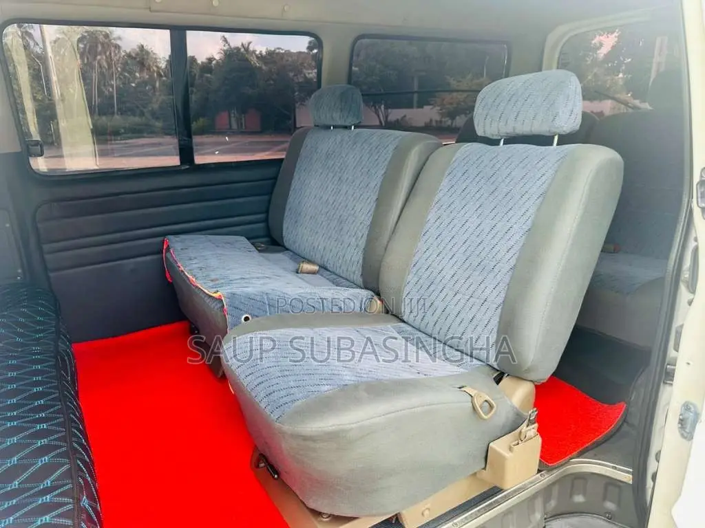 Nissan Lion Face 2011 Van (Used)