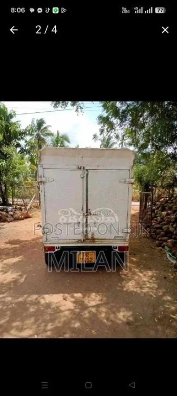 Daihatsu Subaru 2011 Lorry (Used)