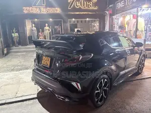 Toyota Chr 2018 SUV (Used)