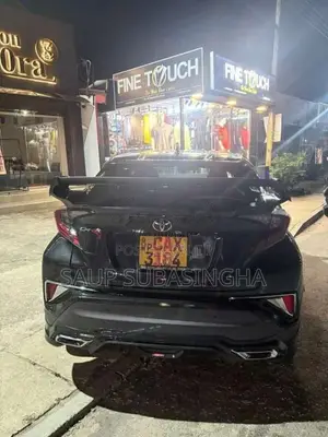 Toyota Chr 2018 SUV (Used)