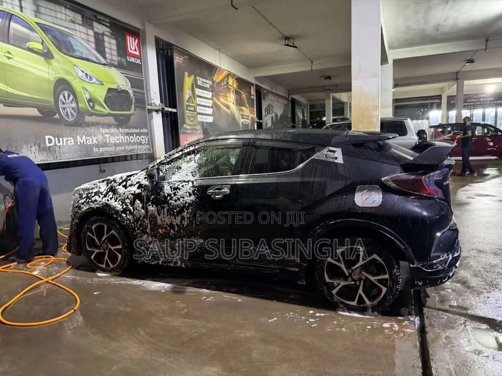 Toyota Chr 2018 SUV (Used)