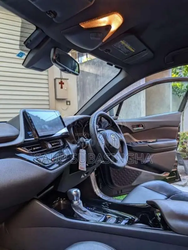 Toyota Chr 2018 SUV (Used)