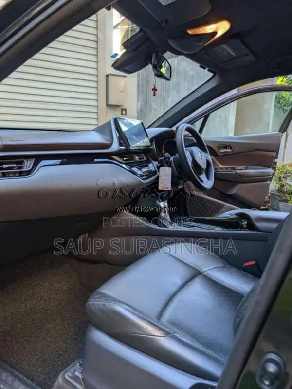 Toyota Chr 2018 SUV (Used)