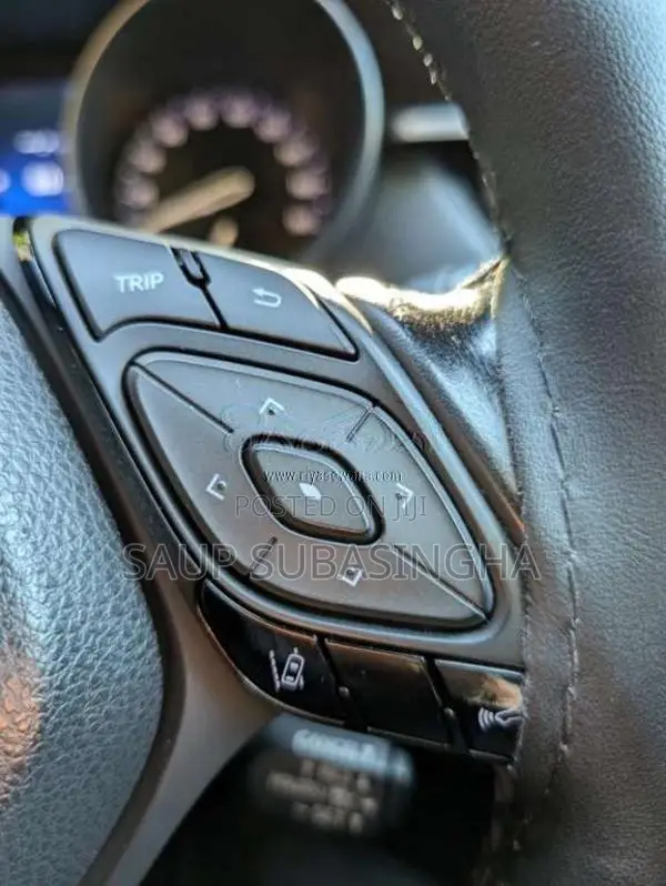 Toyota Chr 2018 SUV (Used)