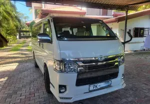 Toyota Kdh Trh 2015 Van (Used)