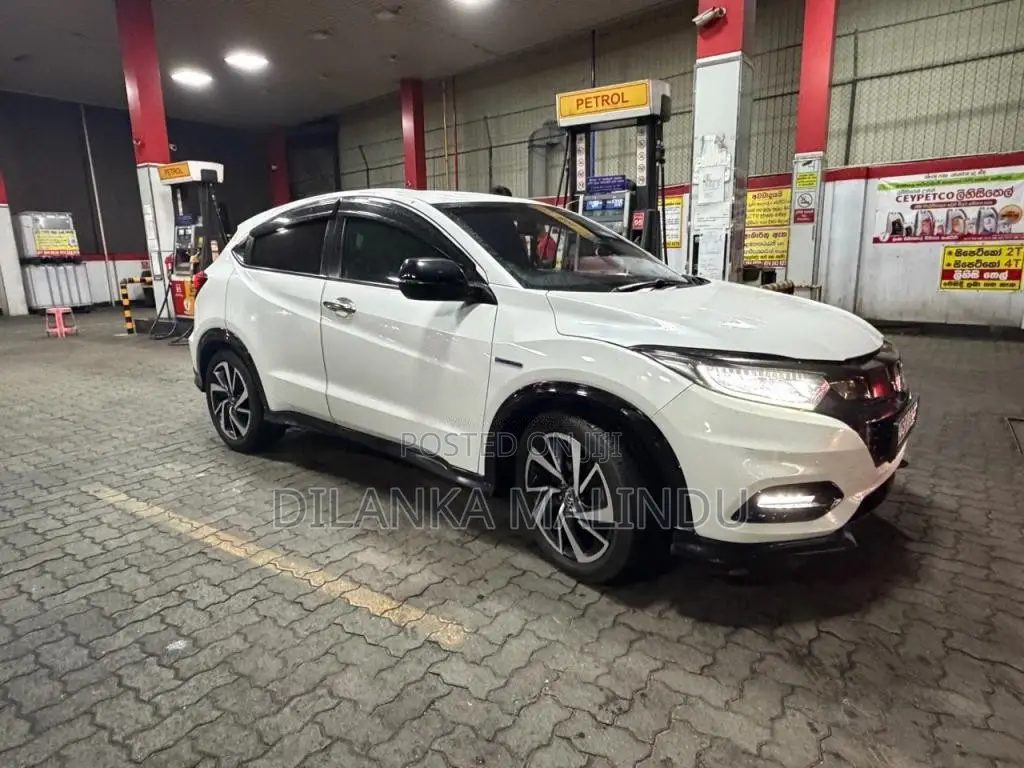 Honda Vezel Rs 2019 SUV (Used)