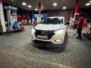 Honda Vezel Rs 2019 SUV (Used)