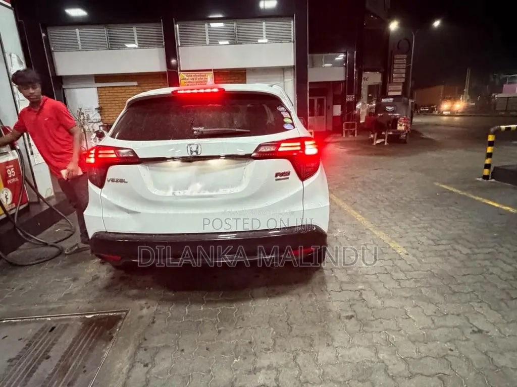 Honda Vezel Rs 2019 SUV (Used)