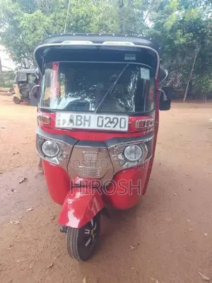 Bajaj 4 Stroke 2016 Three Wheel (Used)