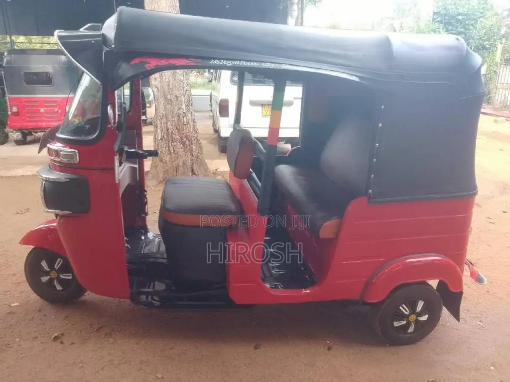 Bajaj 4 Stroke 2016 Three Wheel (Used)