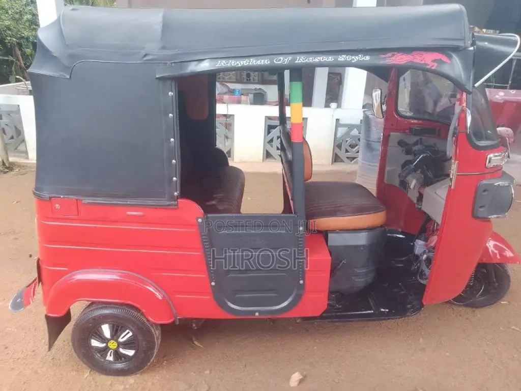 Bajaj 4 Stroke 2016 Three Wheel (Used)