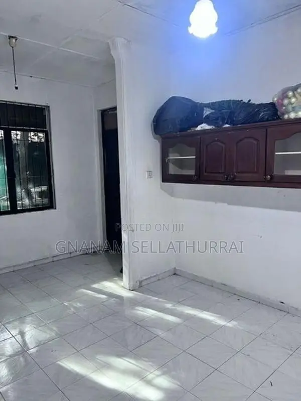 House For Sales In Mount Lavinia, Watarappola Road 9 Perch