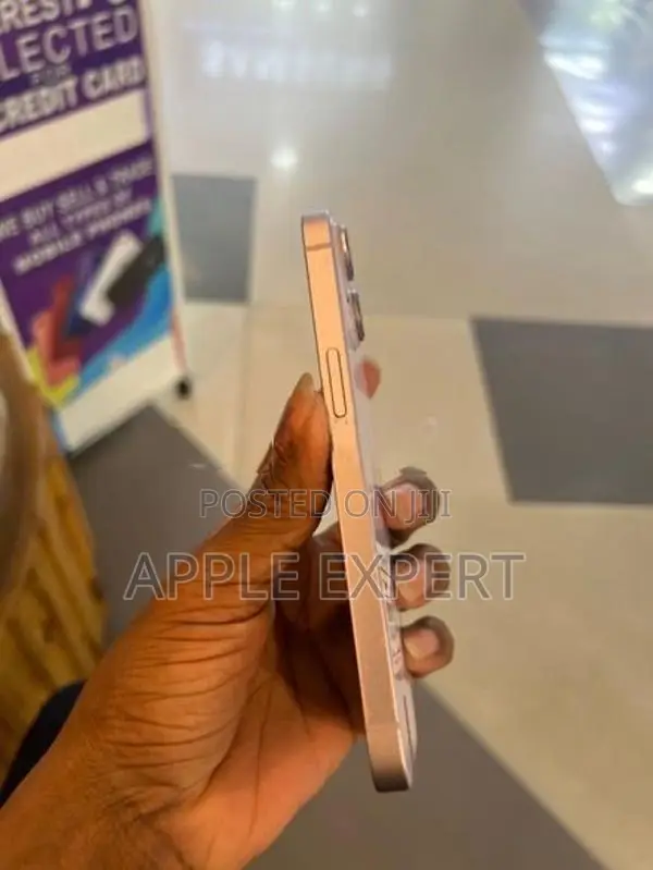 Apple iPhone 14 (Used)