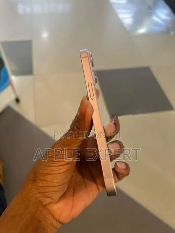 Apple iPhone 14 (Used)