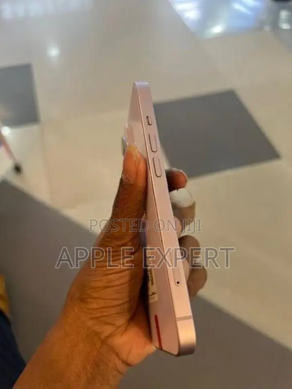 Apple iPhone 14 (Used)