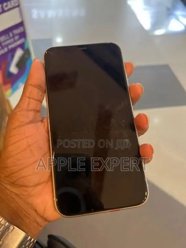 Apple iPhone 11 (Used)