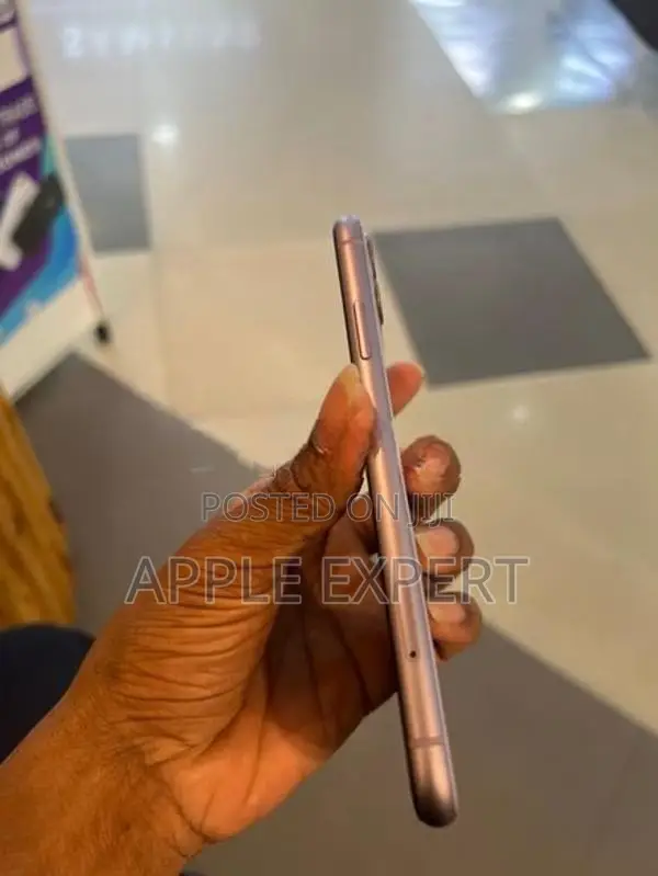 Apple iPhone 11 (Used)
