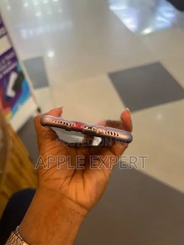 Apple iPhone 11 (Used)