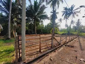 වෙන්නප්පුව , දංකොටුව නගර වලට නුදුරින් පර්චස් 20 ක මෙම ඉඩම විකිනීමට ඇත.
