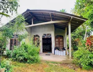 දෙමහල් නිවසක් සමග ඉඩමක් ඉතා Tangalle In Tangalla