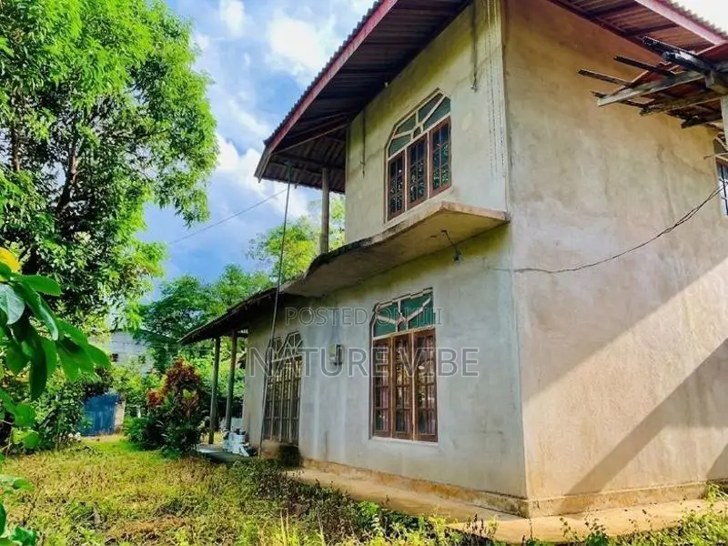 දෙමහල් නිවසක් සමග ඉඩමක් ඉතා Tangalle In Tangalla