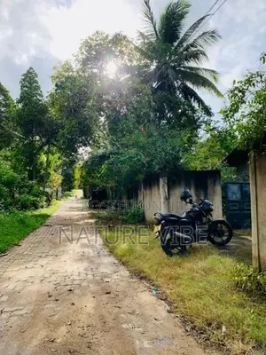 දෙමහල් නිවසක් සමග ඉඩමක් ඉතා Tangalle In Tangalla