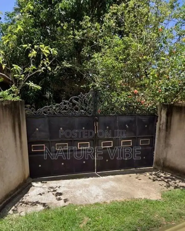 දෙමහල් නිවසක් සමග ඉඩමක් ඉතා Tangalle In Tangalla