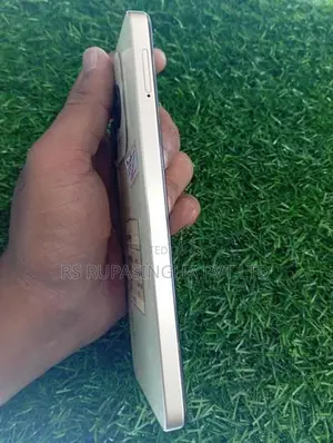 ZTE Nubia V60 256GB (Used)
