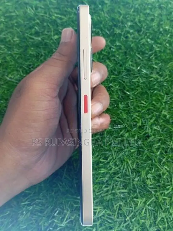 ZTE Nubia V60 256GB (Used)