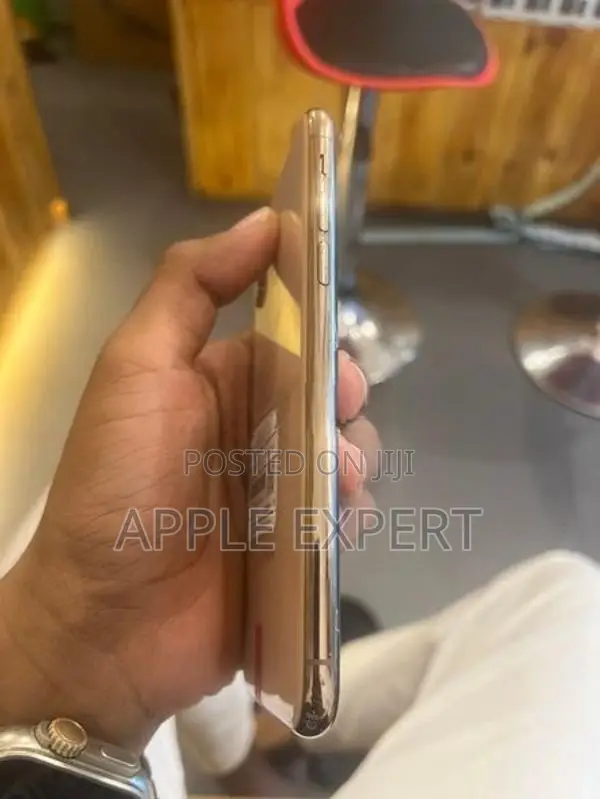 Apple iPhone XS (Used)
